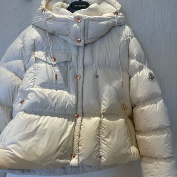 Moncler white hooded down jacket, brand new and unused - Picture 2 of 6
